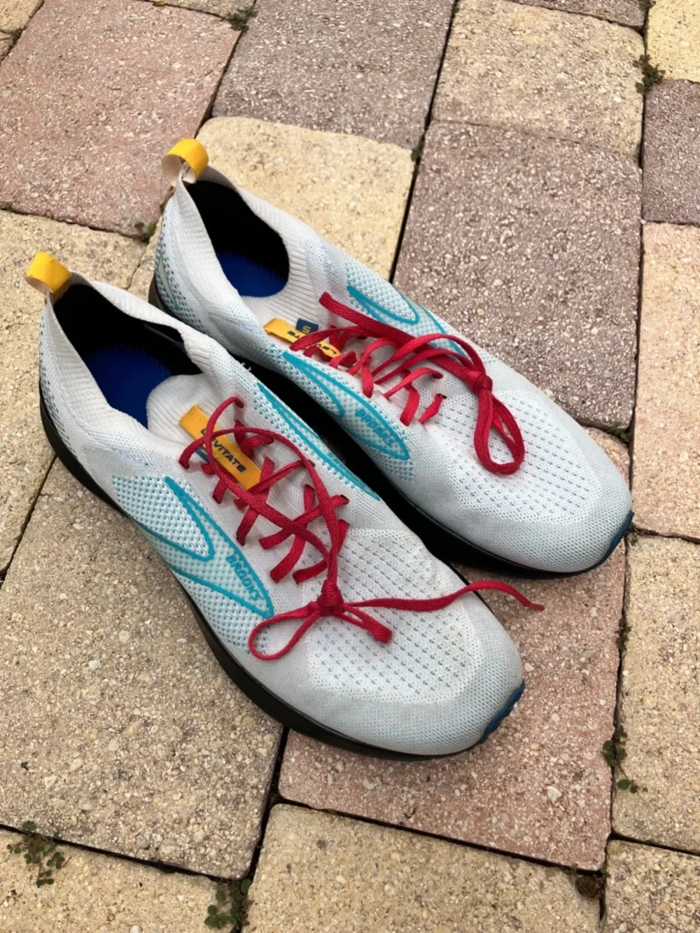 Brooks Levitate StealthFit 5 Men’s Size 11 D Running Shoes White Blue Red